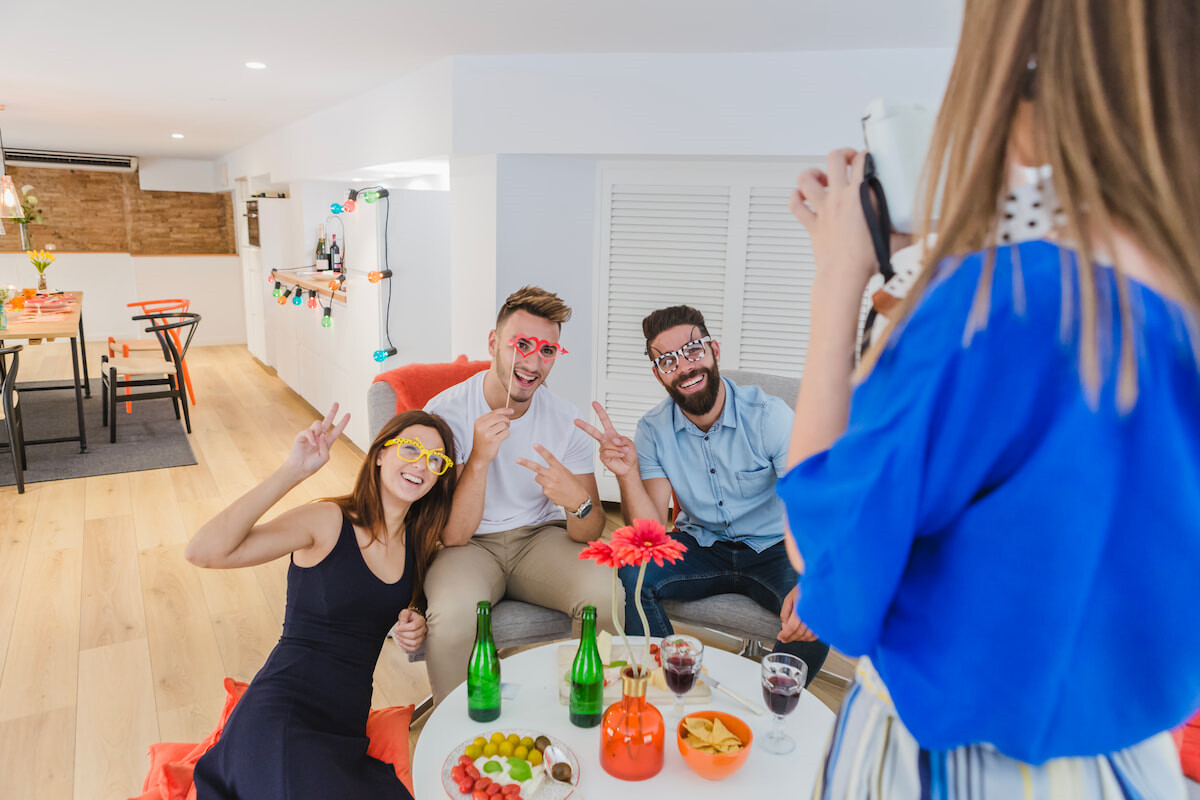 4 idee per organizzare una festa a tema in casa con gli amici