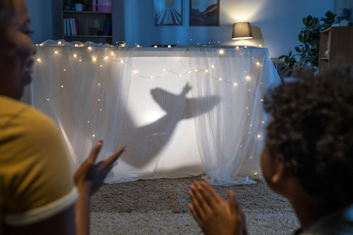 Post: Cómo hacer un teatro de sombras con historias navideñas