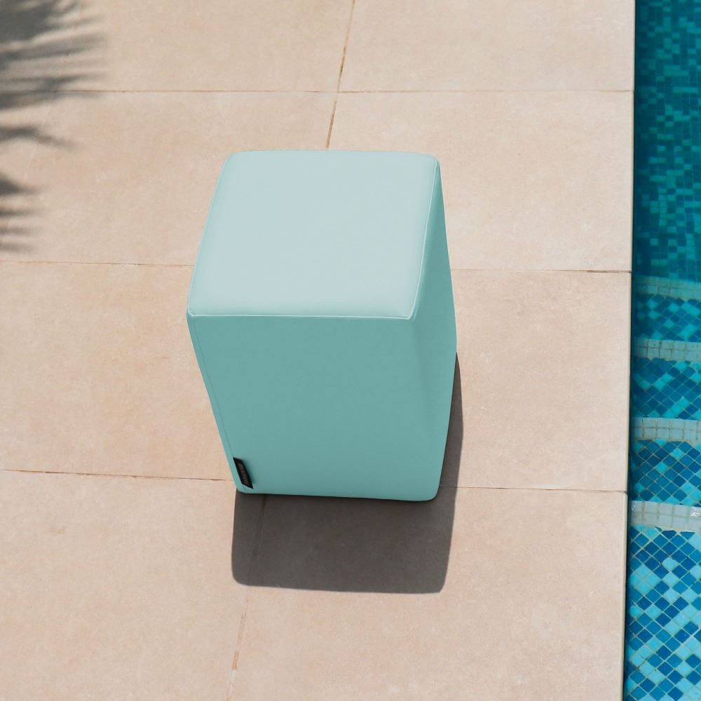 Puff Cubo Polipiel para Exterior o Interior Azul Cielo (6)